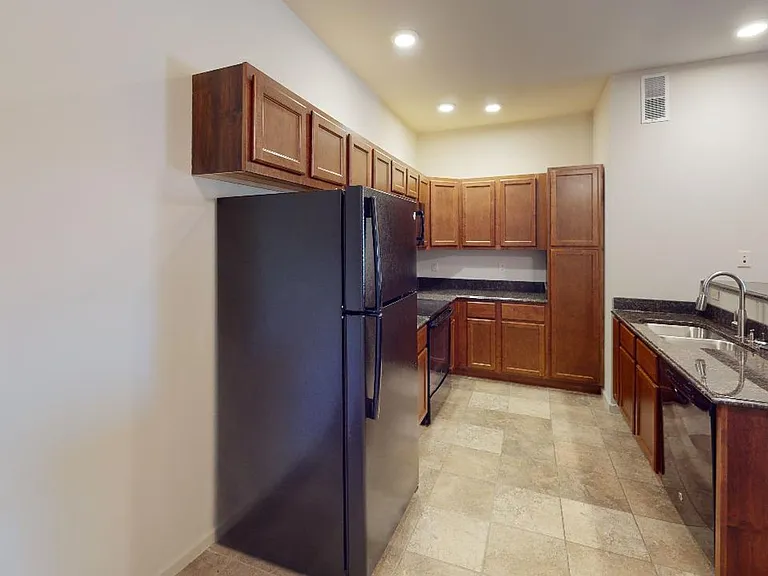 The Legends Apartments — Photo 33