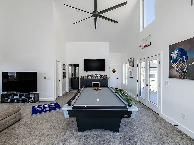 1360 Cedarwood Ln — Photo 30