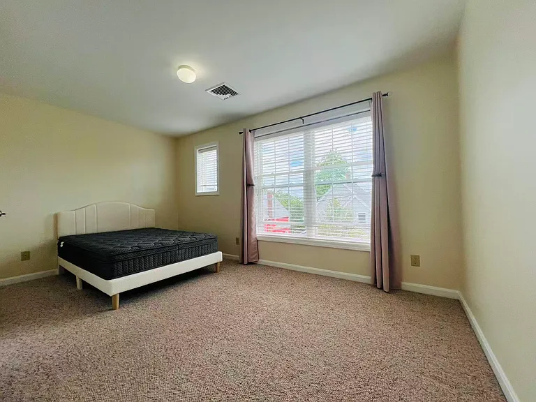 38 Raymond St — Photo 8