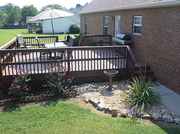 4th image of 210 Vince Dr