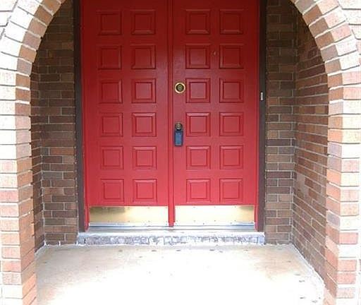 2nd image of 714 Meadowridge Dr