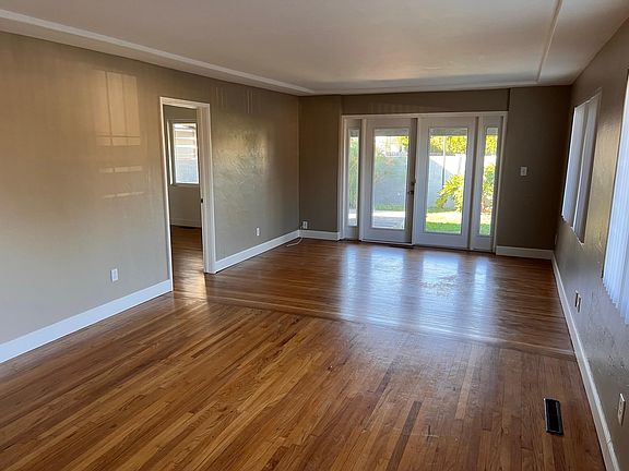3rd image of 4506 Kensington Dr