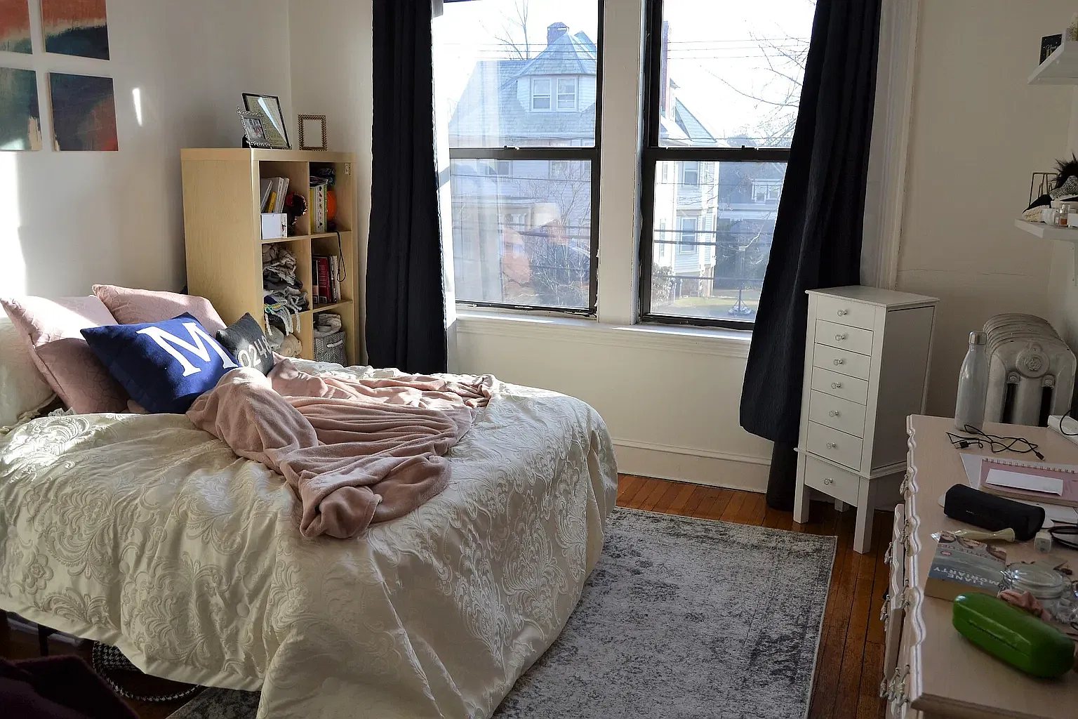 4 bed, 9999 sqft, $3,450 — Photo 1