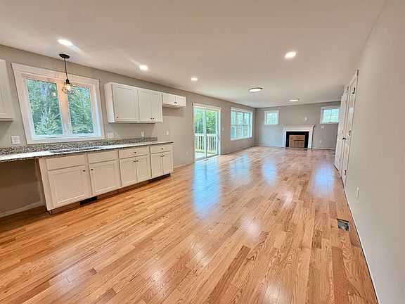 5th image of 8-8 Coyote Court