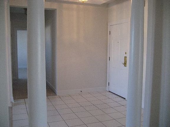 A welcoming tile foyer!