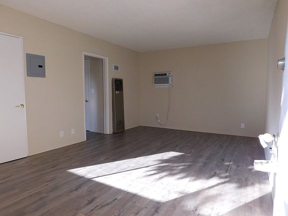 5th image of 3513 W Alameda Ave #B