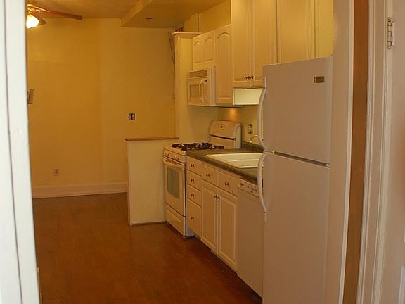 2nd image of 2415 Vine St #1