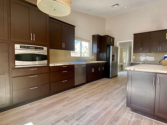 Beautiful kitchen with tons of cabinetry