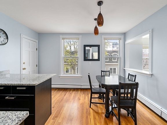 3rd image of 186 Sydney St #3