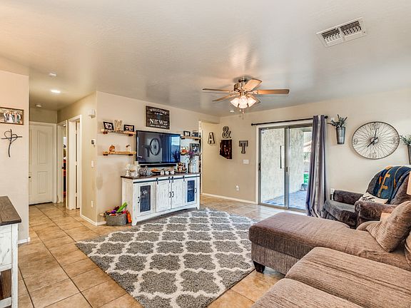 3rd image of 1740 E Anastasia St