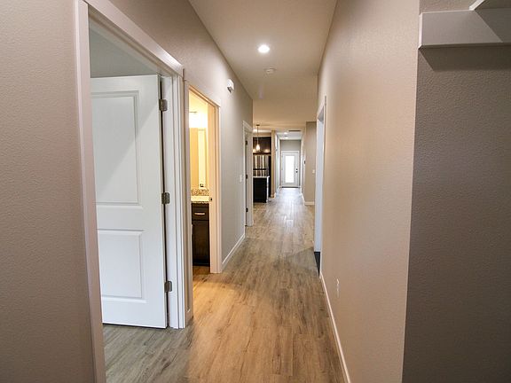 3rd image of 5534-5564 Skyline Rd S #5538