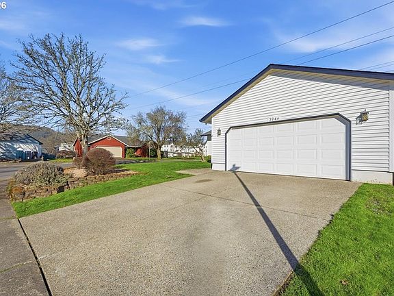 4th image of 3944 NW 166th Dr