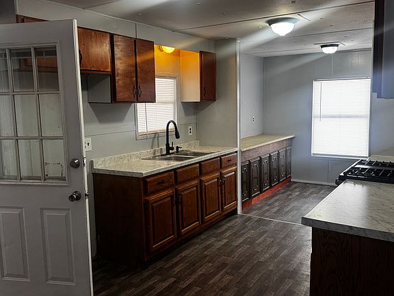 3rd image of 215 Francis Ave