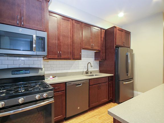2nd image of 55 Melbourne Ave SE #2E