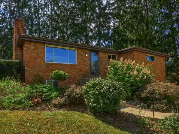 120 Pleasantview Dr, McMurray, PA 15317