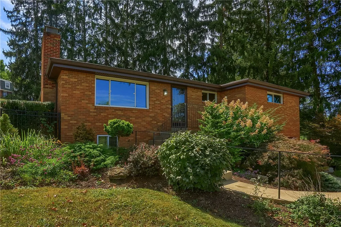 120 Pleasantview Dr photo 1