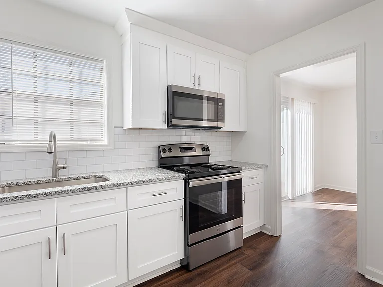 330H Winding River Dr NE — Photo 6