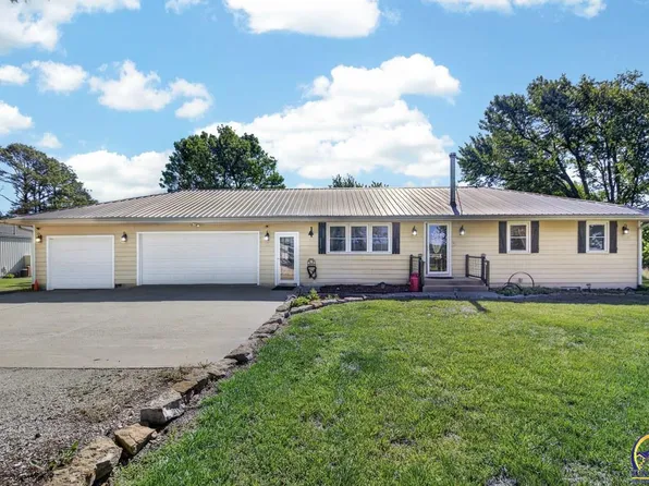 9150 SW Wanamaker Rd, Wakarusa, KS 66546