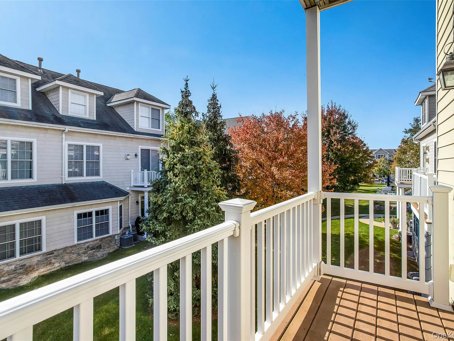 2 bed, 2.0 bath, 1250 sqft, $4,000 — Photo 4
