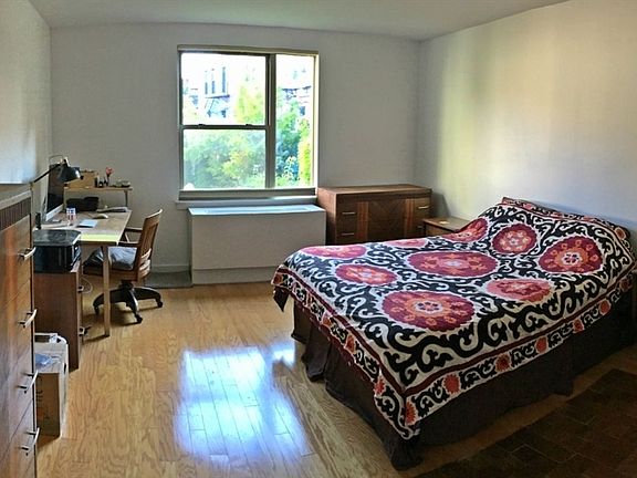 5th image of 476 Sterling Pl APT 201