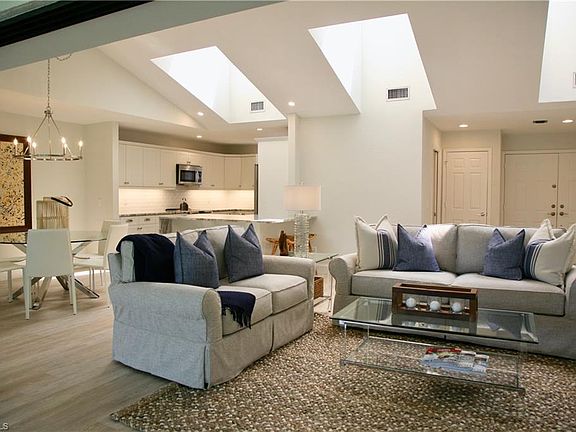 3rd image of 758 Eagle Creek Dr Unit 303