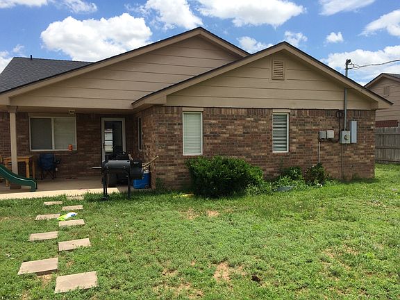 3rd image of 800 Pheasant Run Ave