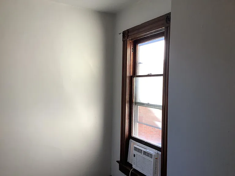 49 Clark Pl #UPSTAIRS — Photo 14