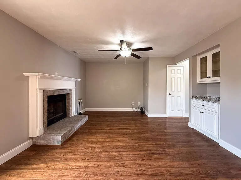 4606 Merrimac Ln — Photo 15