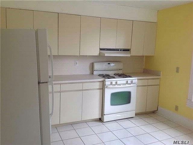 2nd image of 13903 Springfield Blvd