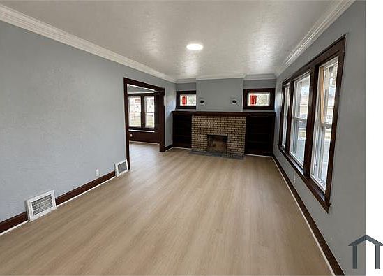 3rd image of 13827 Thornhurst Ave