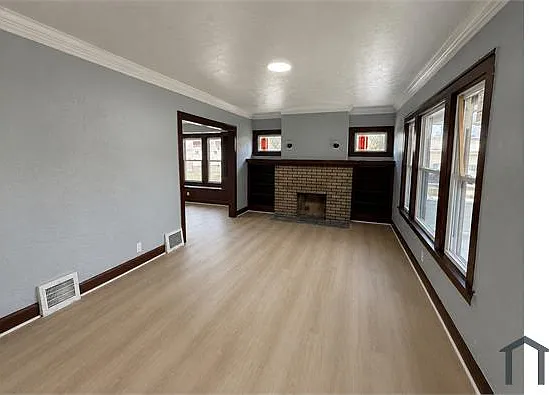 13827 Thornhurst Ave — Photo 3