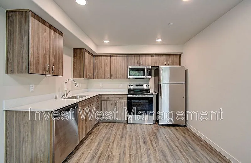 1 bed, 1.0 bath, 772 sqft, $1,575 — Photo 3