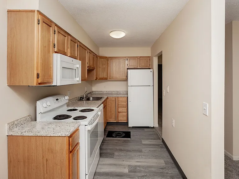 ONE MONTH FREE rent PLUS reduced rents! — Photo 14