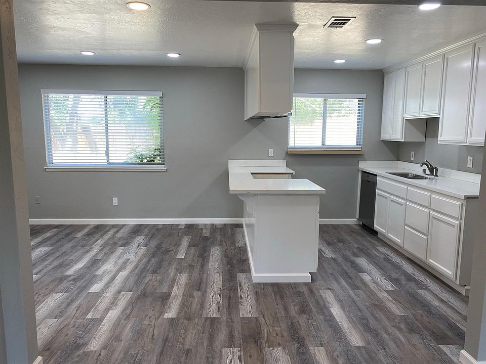 1st image of 5843 Revelstok Dr