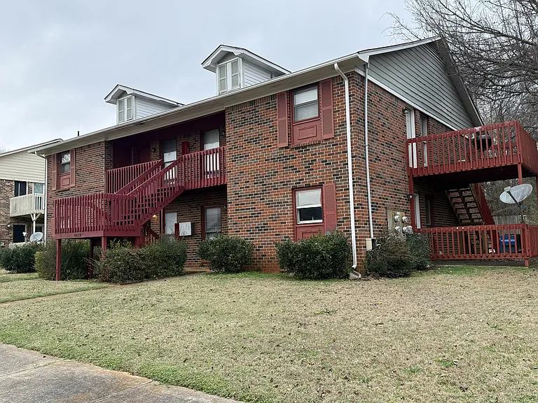 4414 Bonnell Dr NW #B — Photo 1