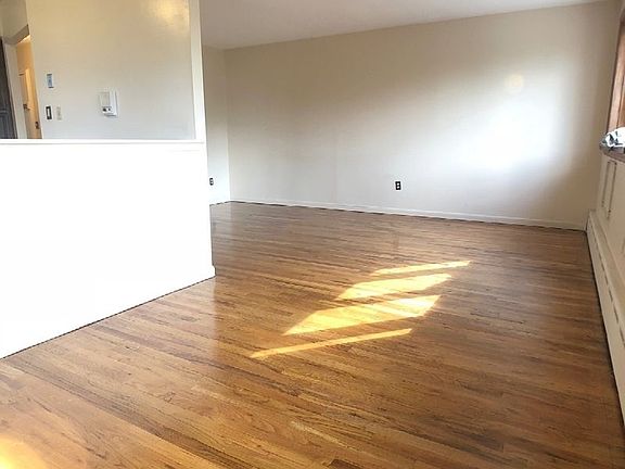 2nd image of 20-33 38th St #3F