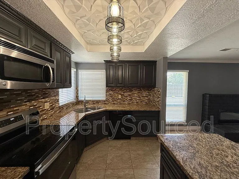 856 Nottingham Dr — Photo 13