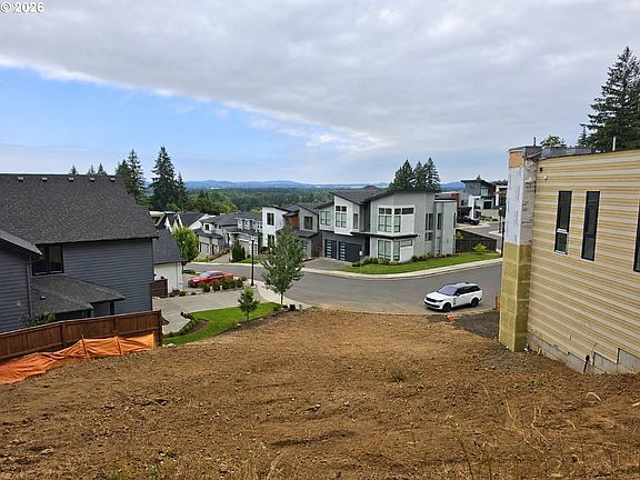 2nd image of 700 NE Province Ct