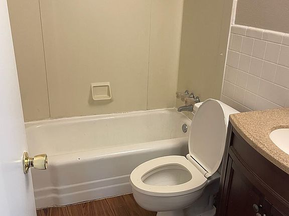 4th image of 6504 Flamingo Rd