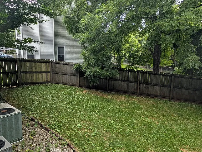 116 Paxton Ct — Photo 30