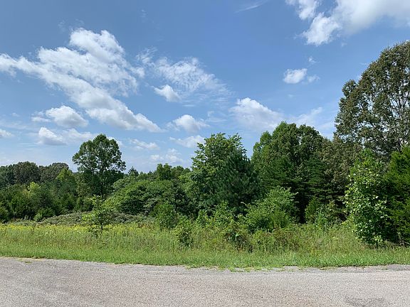 2nd image of 271 Cedar Springs Ln