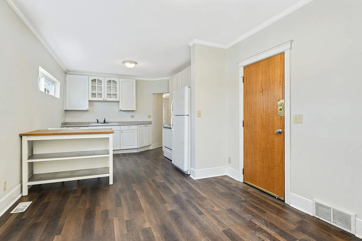 Building Photo - 1019 21st Ave SE #1A