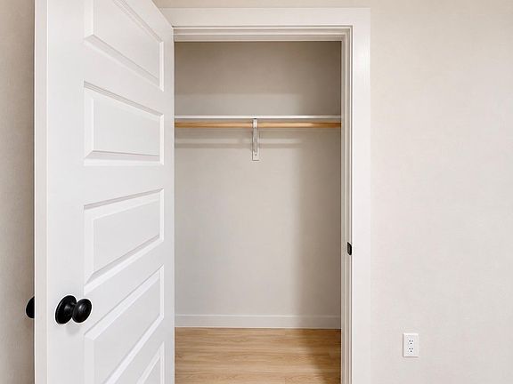 5th image of 11111 Wiggins St