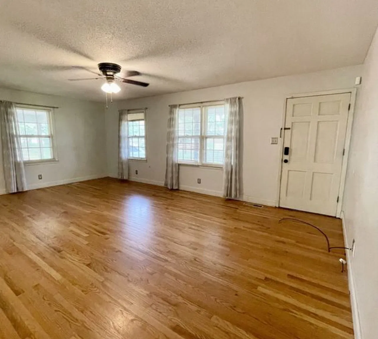 3 bed, 1500 sqft, $1,650 — Photo 4