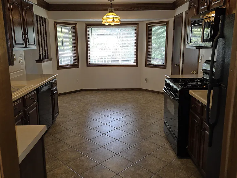 3802 Gnarl Tree Ln — Photo 9