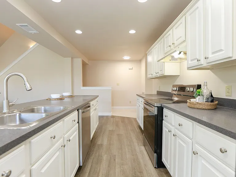 179 Herman Melville Ave — Photo 11