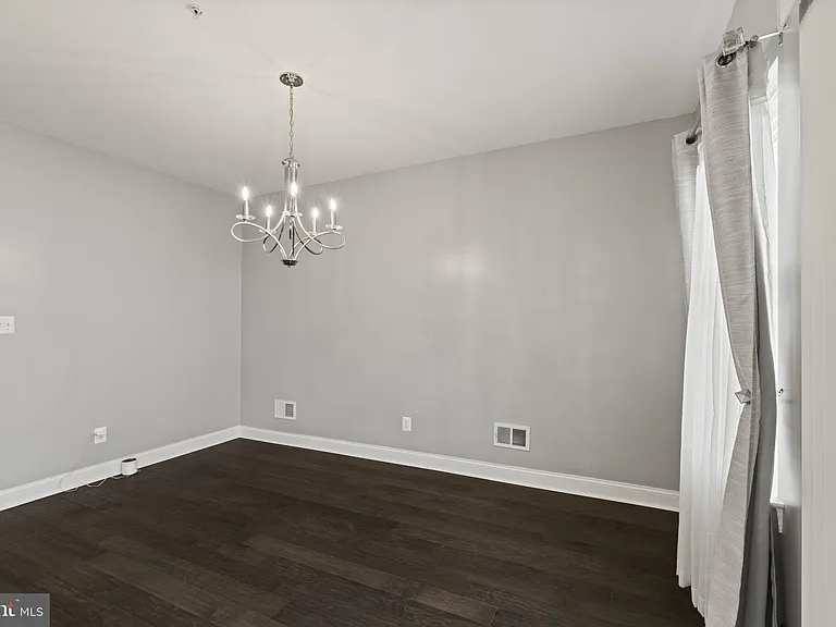 428 Hurst St — Photo 16