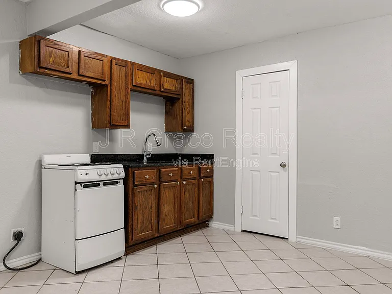 2805 Bellmead Dr — Photo 7