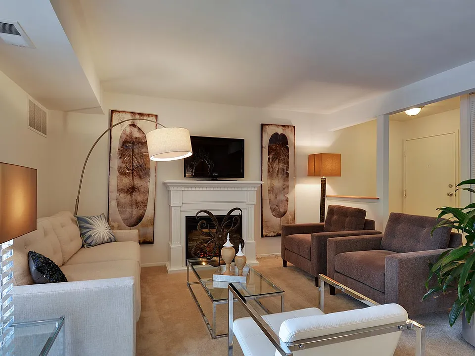 Hickory Hills Condominiums