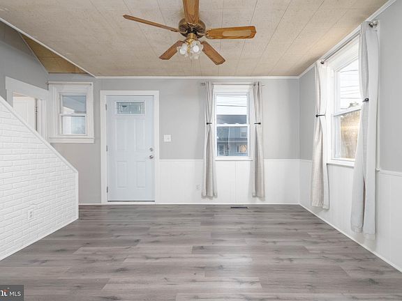 4th image of 56 Avalon Ave
